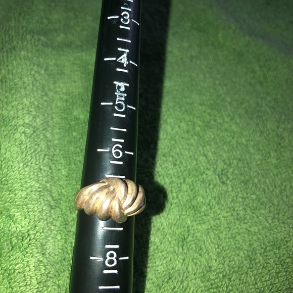 Jewelry - Size 7 sterling silver ring